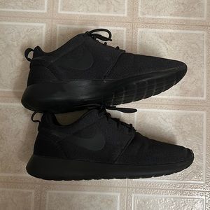 Nike Women’s Roshe One